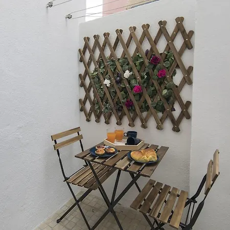 Апартаменты Principe Real Getaway Thistle House *