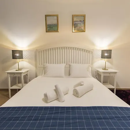 Апартаменты Principe Real Getaway Thistle House